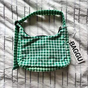 NWT Baggu Green and White Gingham Nylon Mini Shoulder Bag